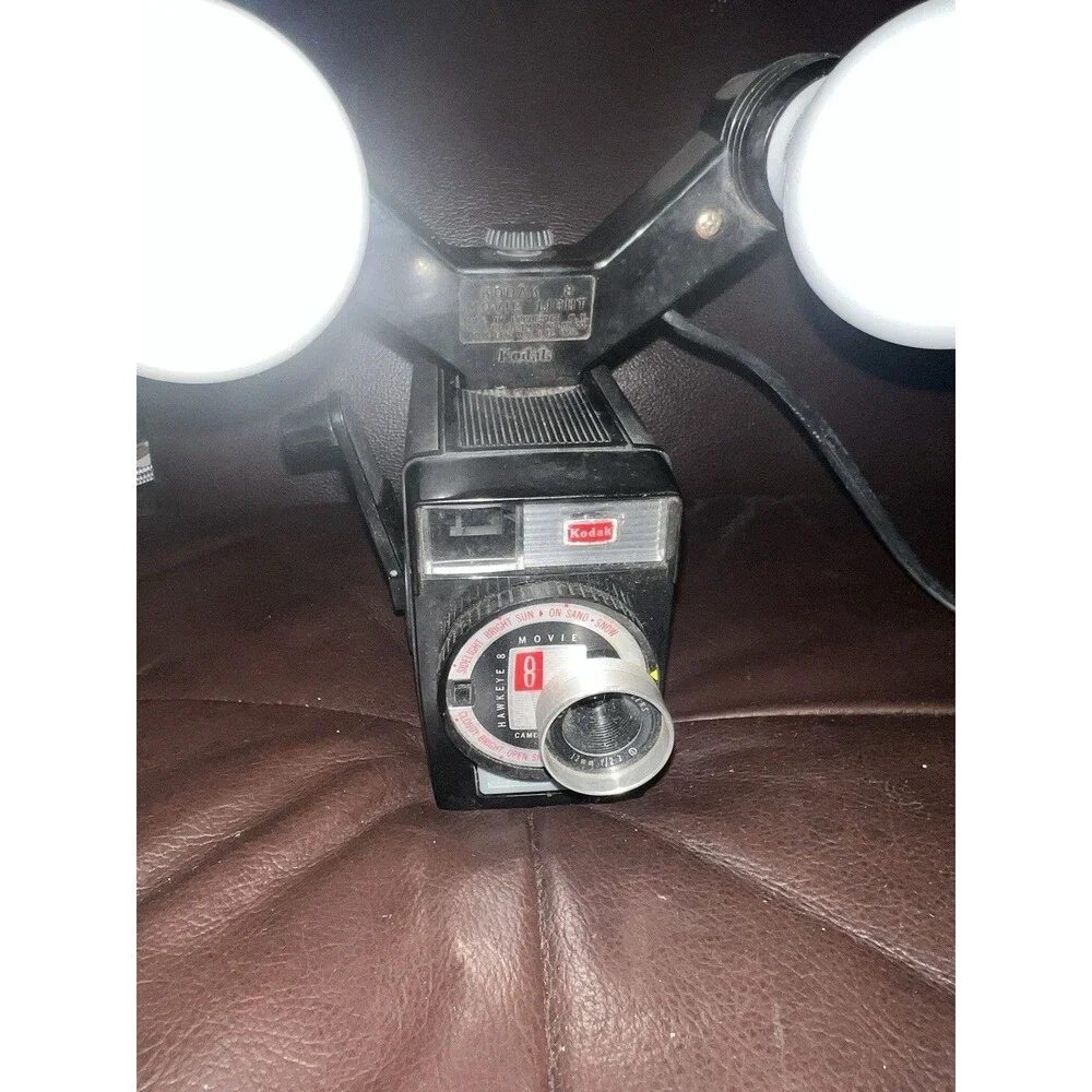 Kodak Brownie Hawkeye Model 1 Camera w/ Reflector Flash Lamp 375W Vintage 1950’s